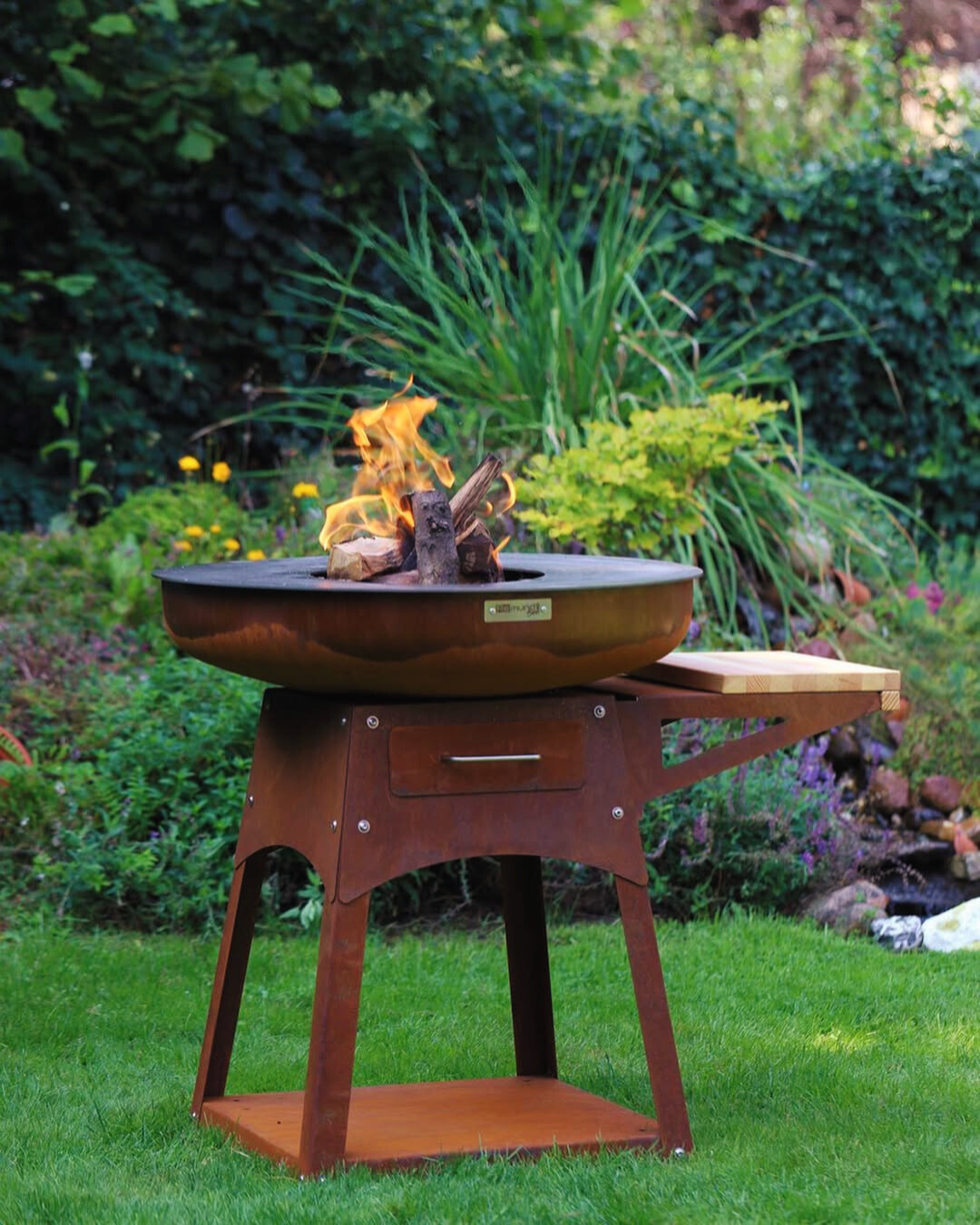 Der Zelos Grill ist in 3 verschiedenen Größen verfügbar: S, M und L.